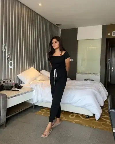 Call Girls Etmadpur Cash On Delivery