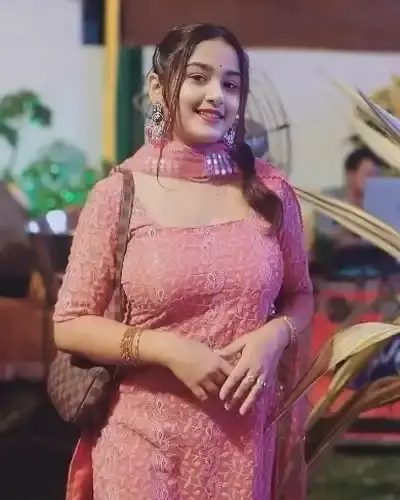 Call Girls Etmadpur Cash On Delivery